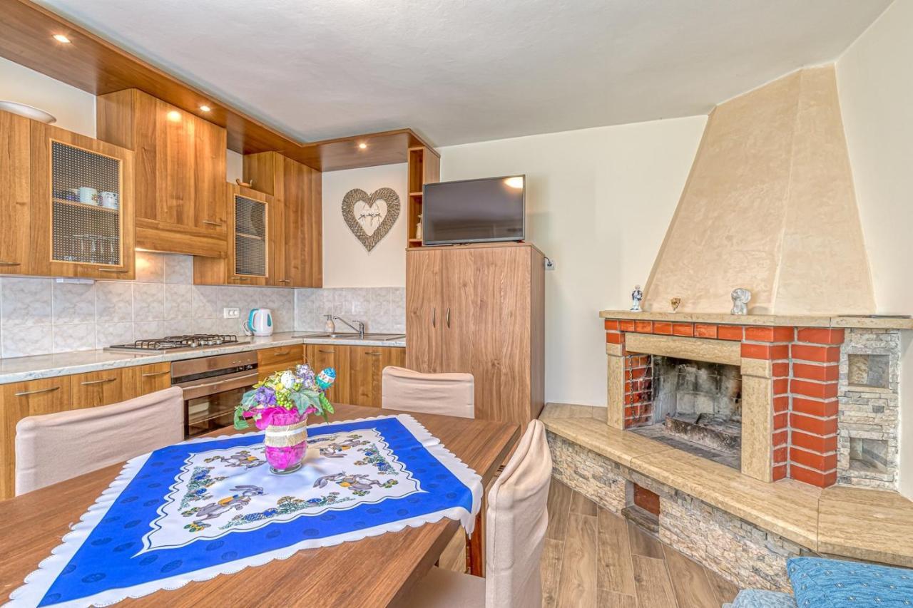 Apartment Flores Stari Pazin Exterior foto